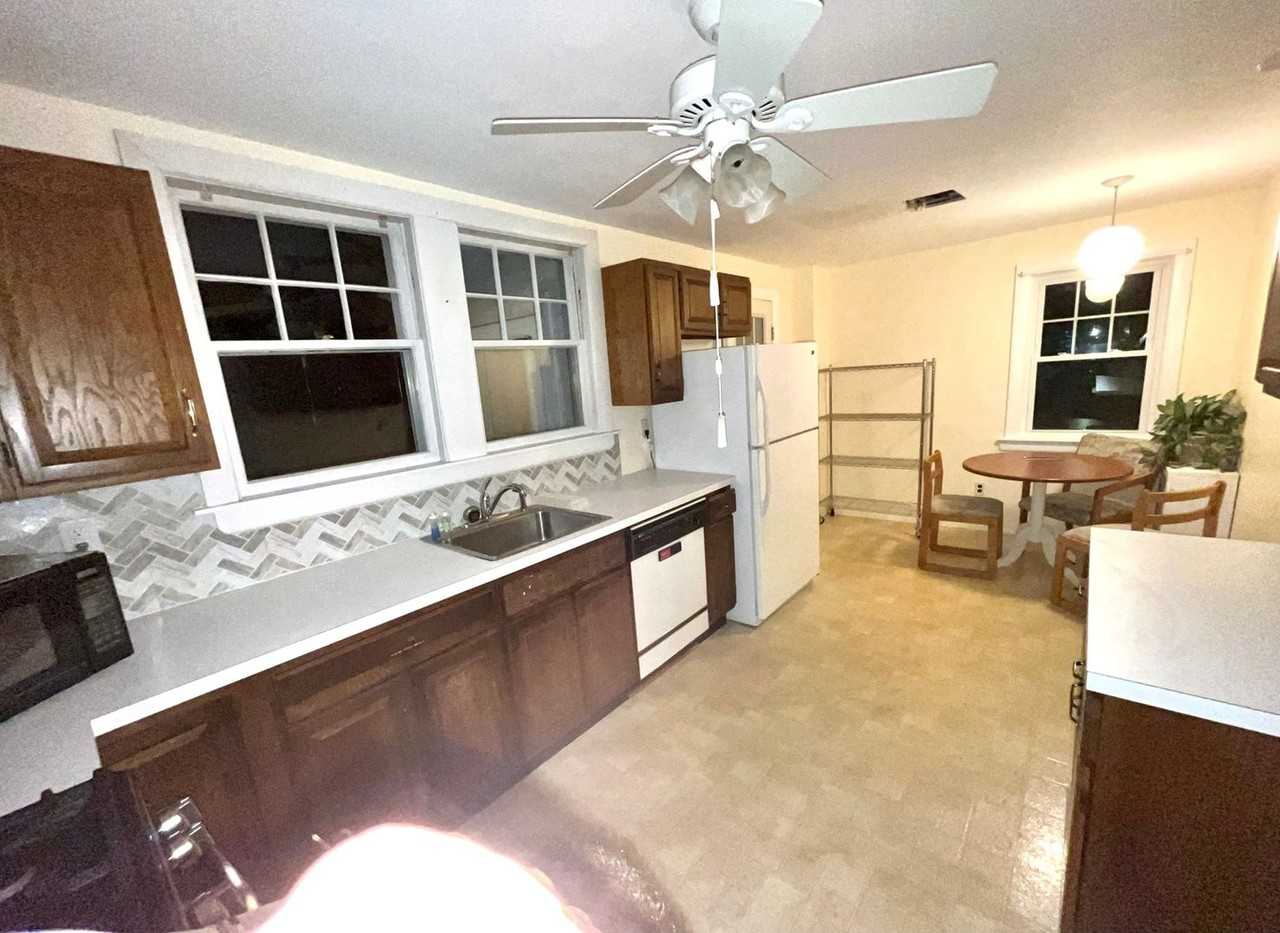 72 Elm St - Photo 6 of 26