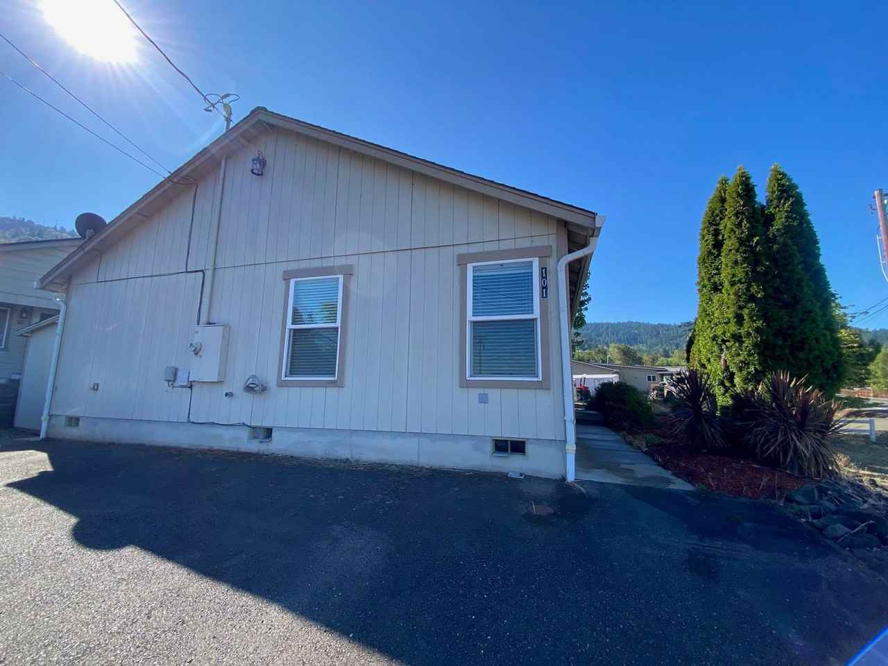 101 Barron Ct - Photo 3 of 12