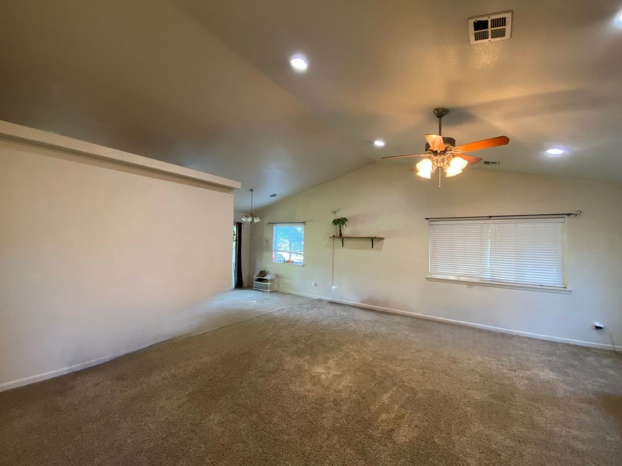 101 Barron Ct - Photo 4 of 12