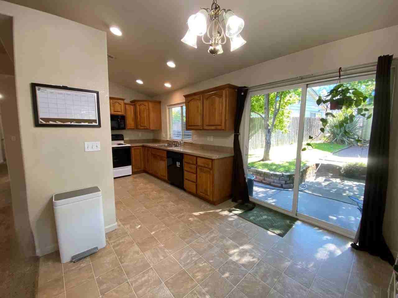 101 Barron Ct - Photo 5 of 12