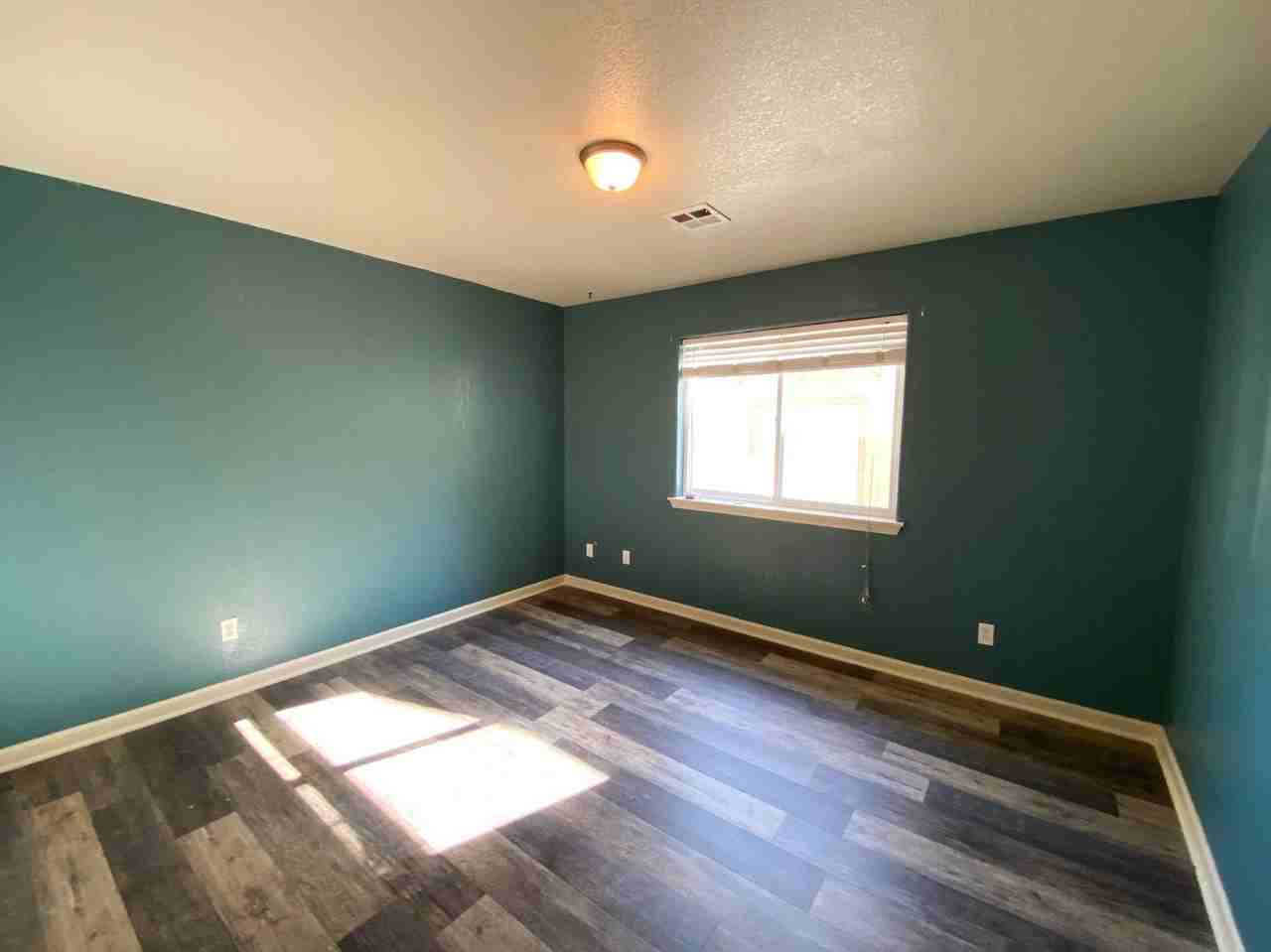 101 Barron Ct - Photo 7 of 12