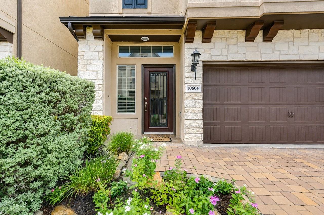 10604 Enclave Springs Ct - Photo 3 of 15