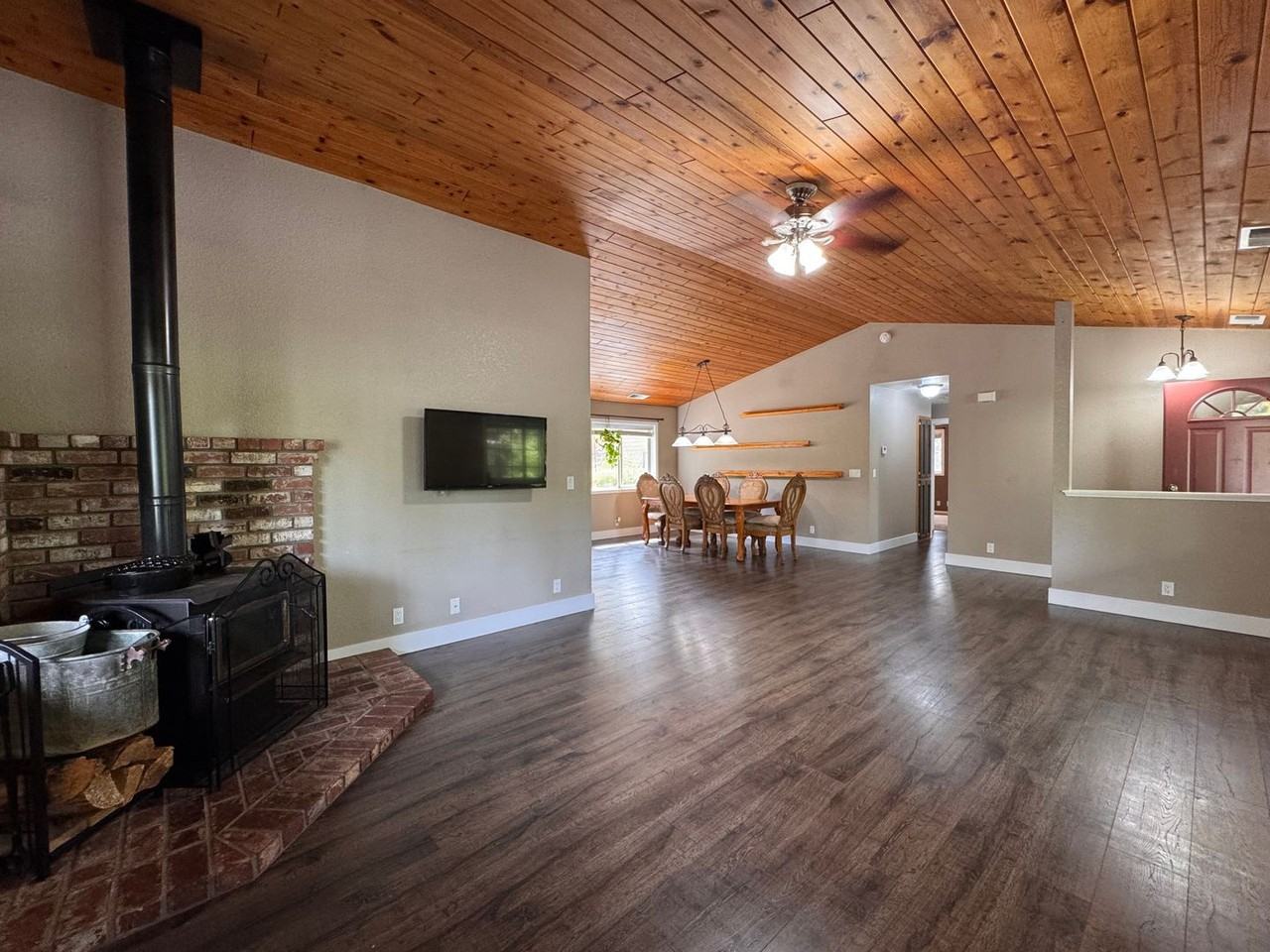 116 Riverbend Way - Photo 3 of 30