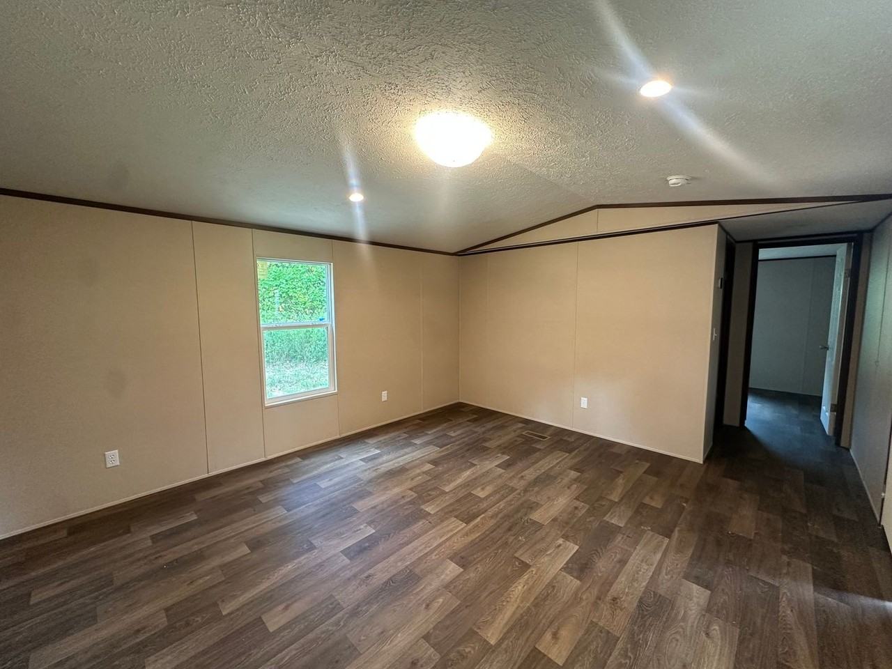 106 Norwood Dr - Photo 3 of 19