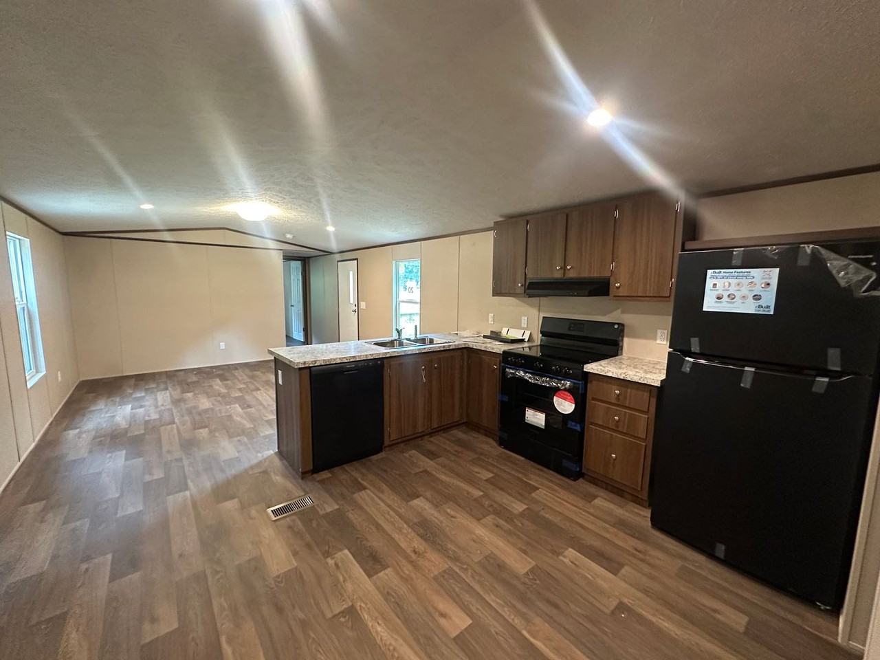 106 Norwood Dr - Photo 4 of 19