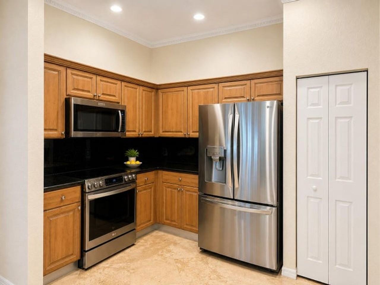 734 Lavender Cir - Photo 2 of 12