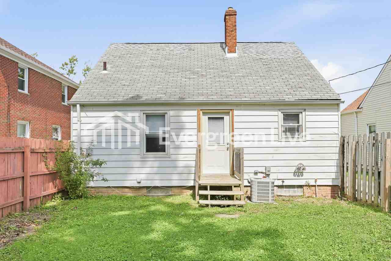 6017 Ackley Rd - Photo 2 of 15
