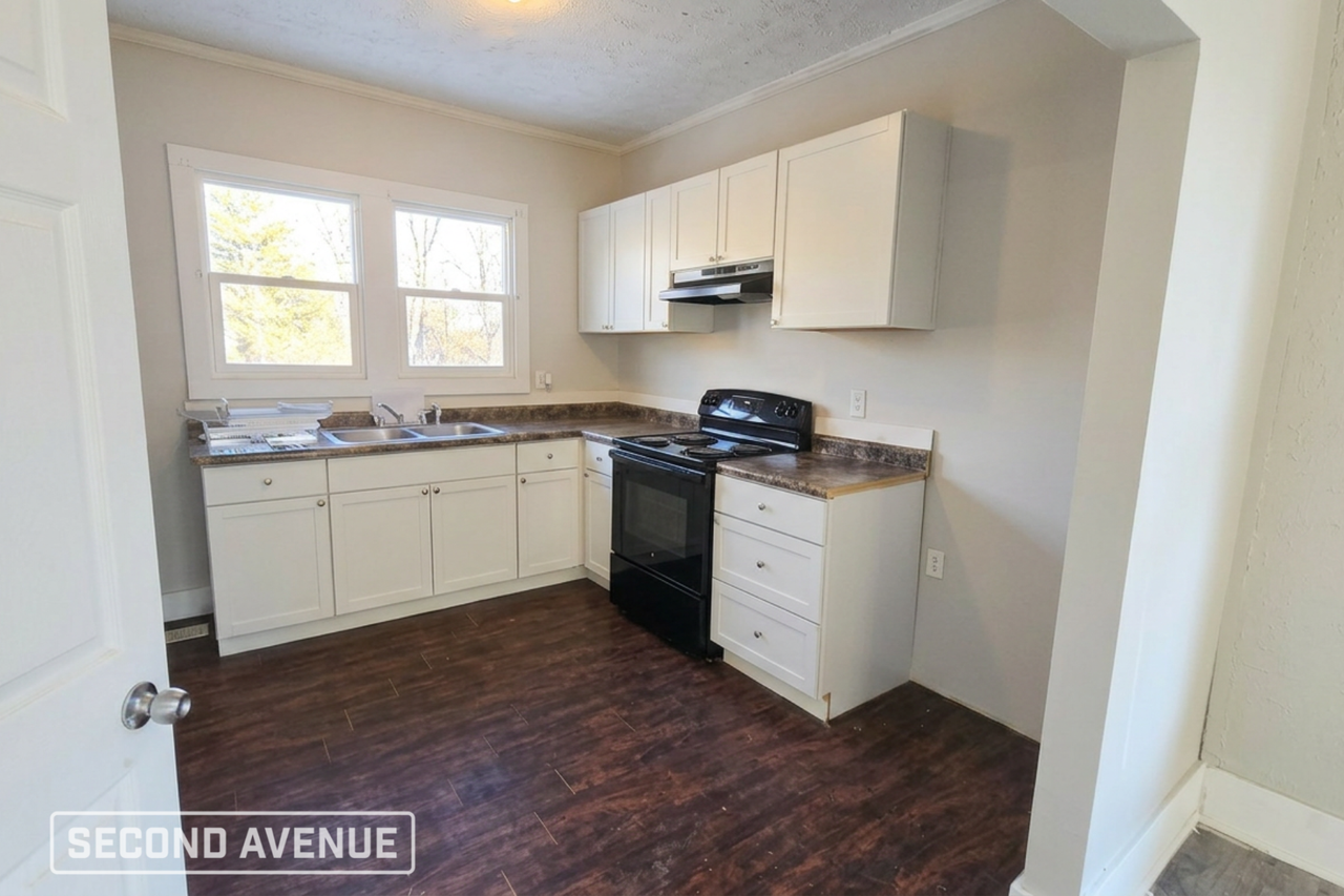 502 Lucier St - Photo 4 of 10