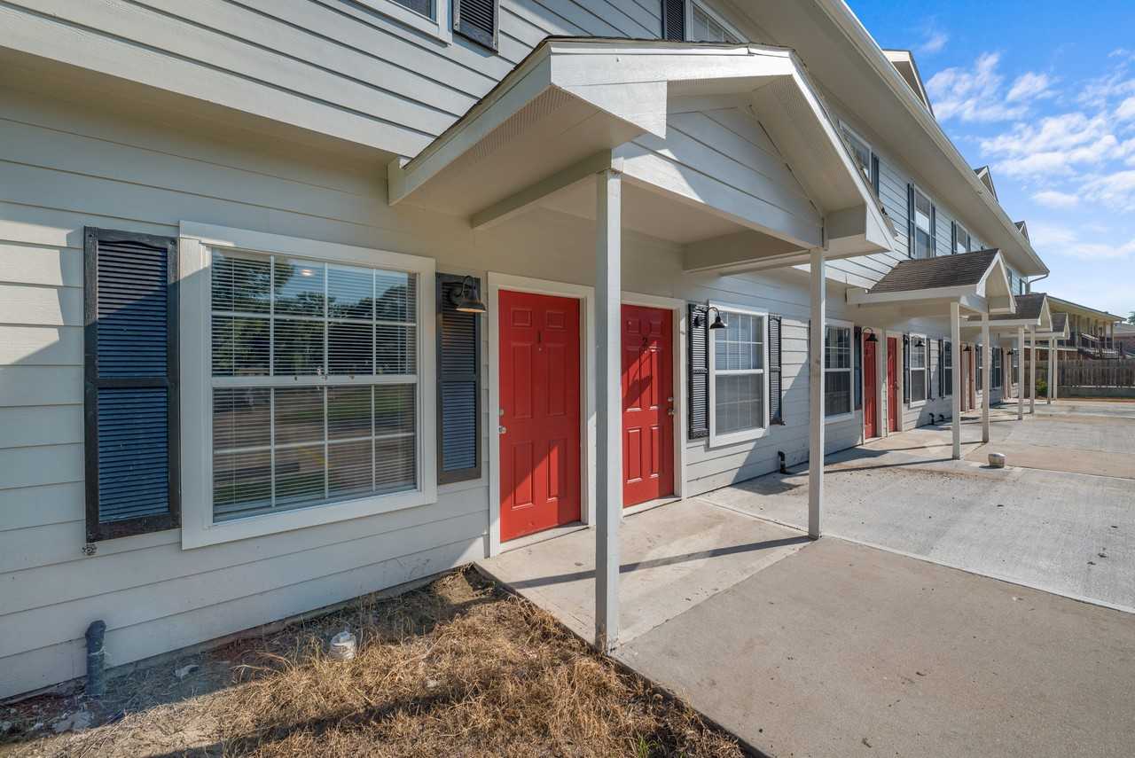 7522 Tejas Rd #7 - Photo 2 of 16