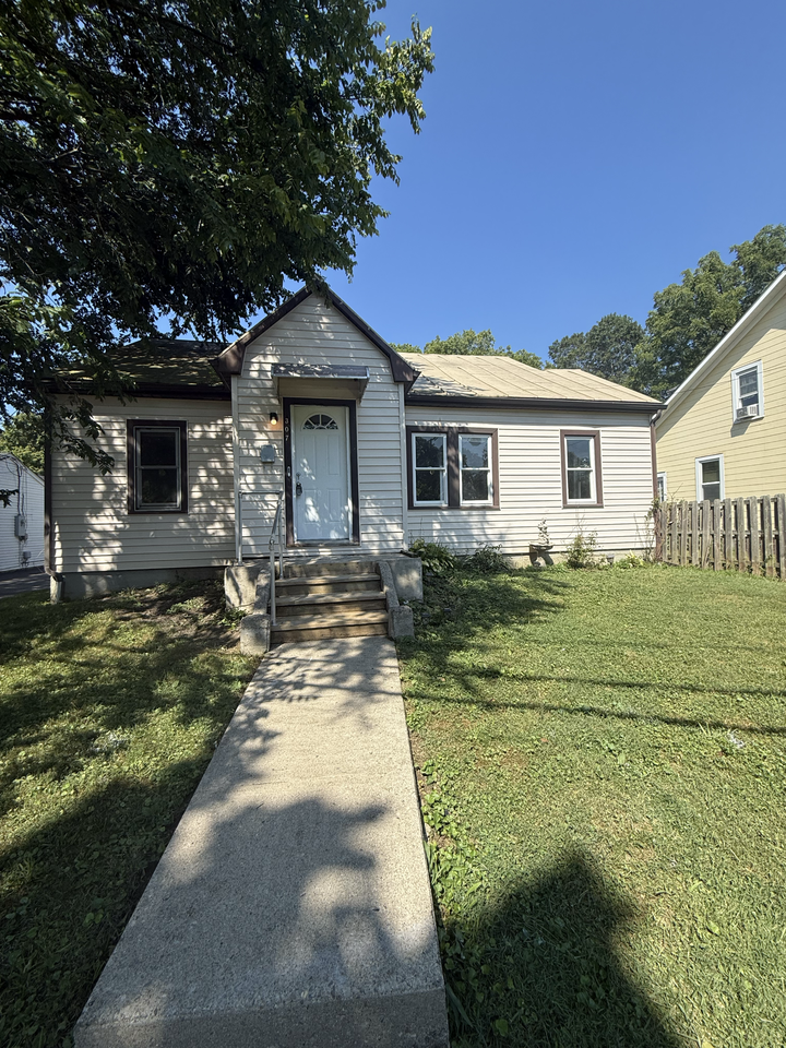 307 Welch Rd - Photo 2 of 16