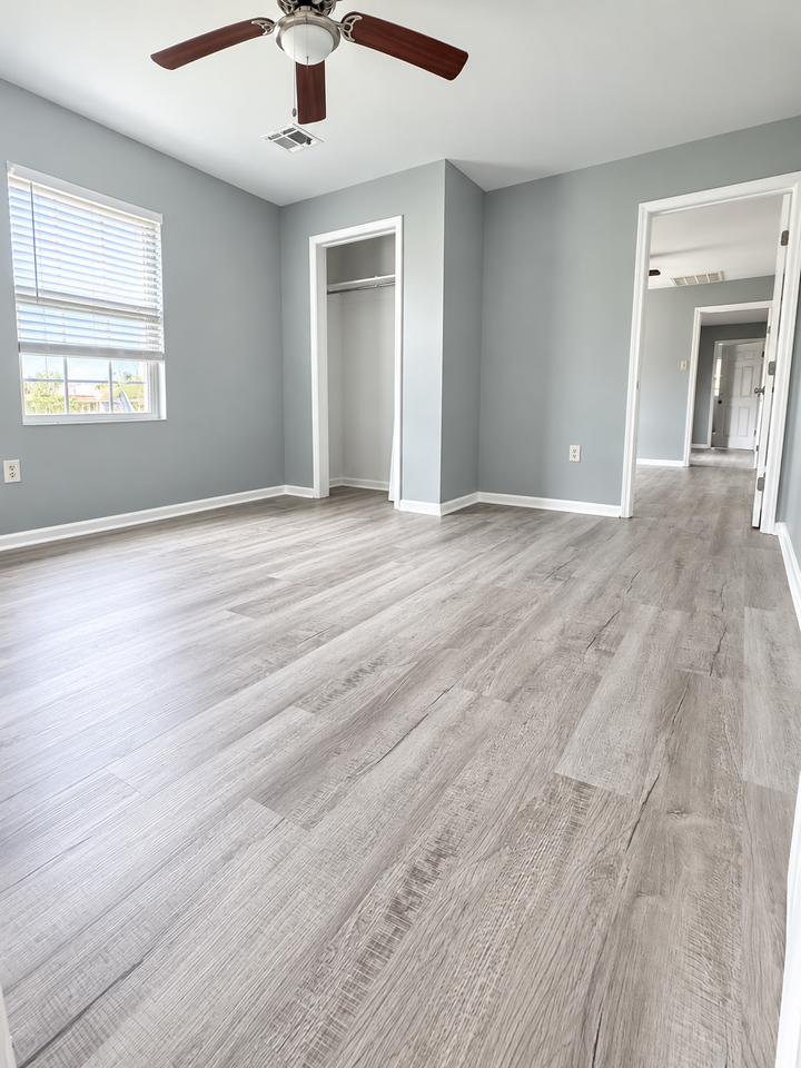 5130 Oak Dr - Photo 5 of 8