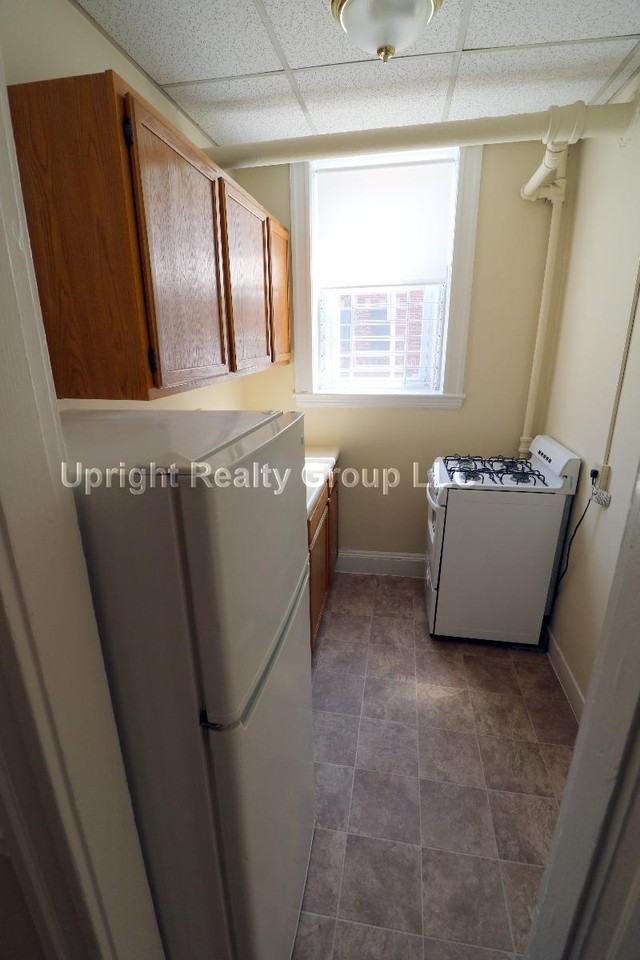 60 Woodstock Ave #2 - Photo 6 of 10