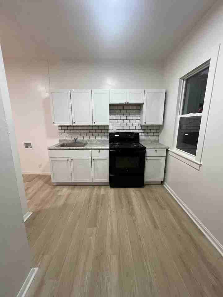 3203 Tytus Ave #4 - Photo 2 of 10