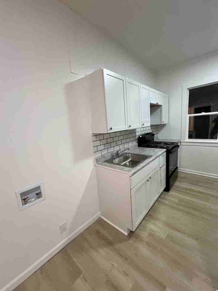 3203 Tytus Ave #4 - Photo 4 of 10