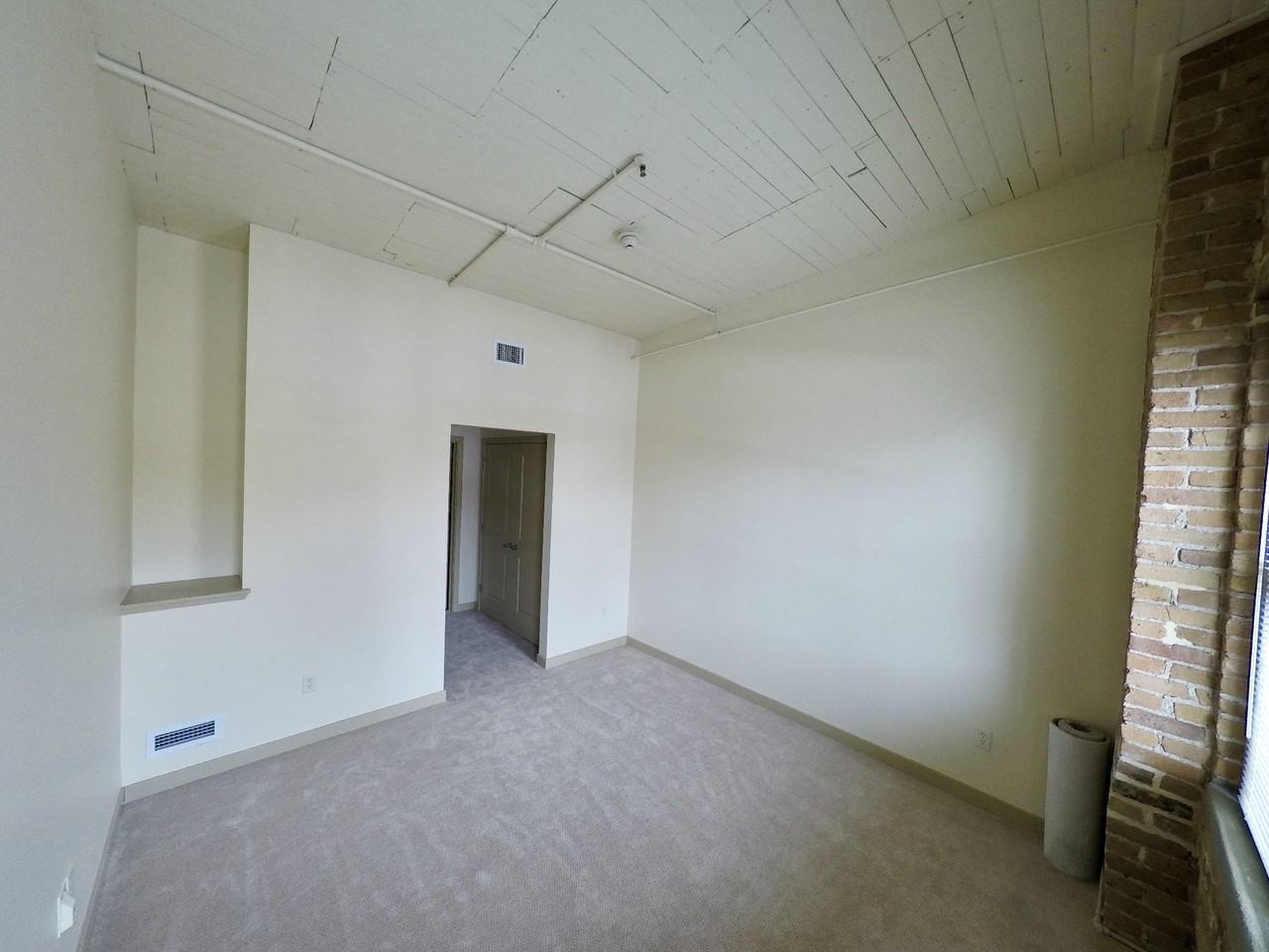 202 Walton St #402 - Photo 4 of 7