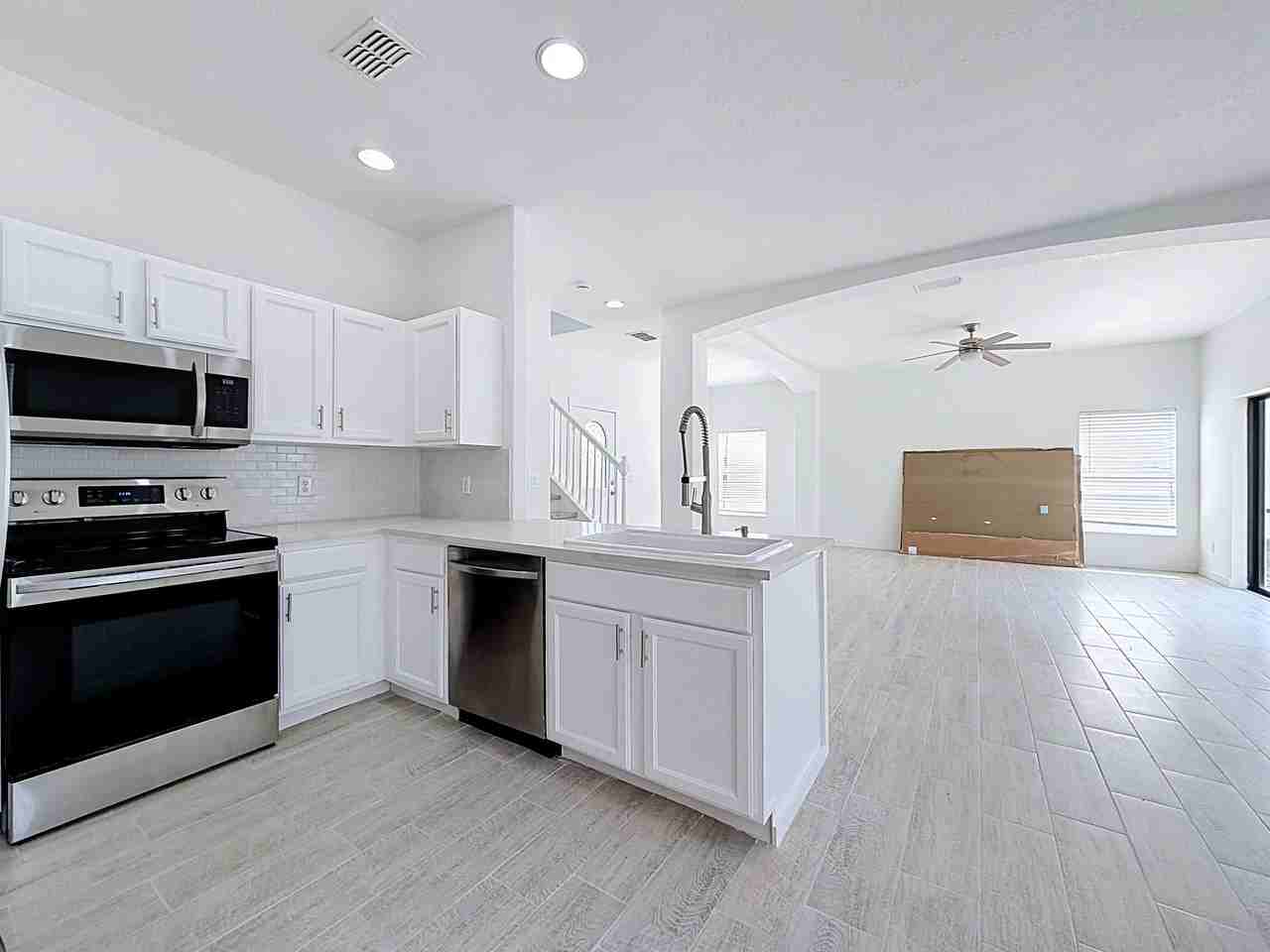 16710 Caribbean Breeze Way - Photo 2 of 11