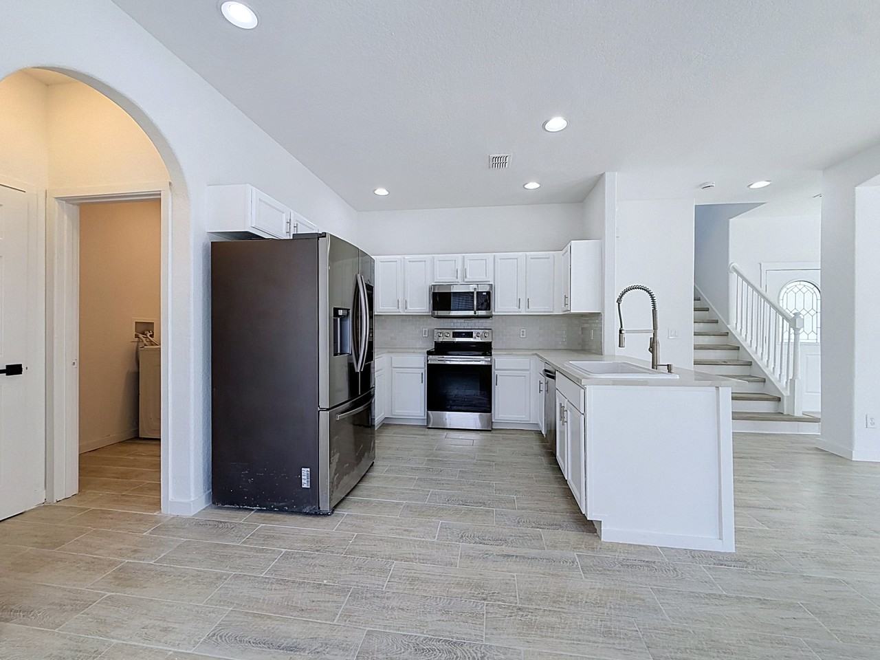 16710 Caribbean Breeze Way - Photo 3 of 11