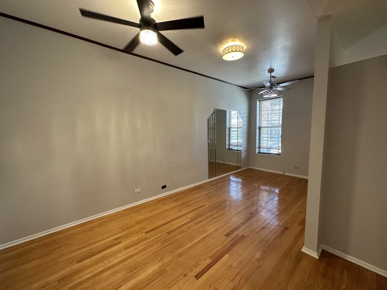 4837 S Prairie Ave #2 - Photo 5 of 8