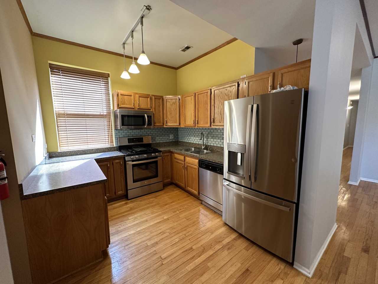 4837 S Prairie Ave #2 - Photo 7 of 8