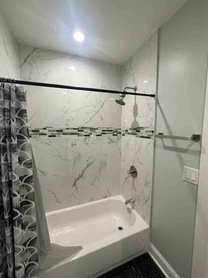 5447 W Ohio St #2W - Photo 7 of 9