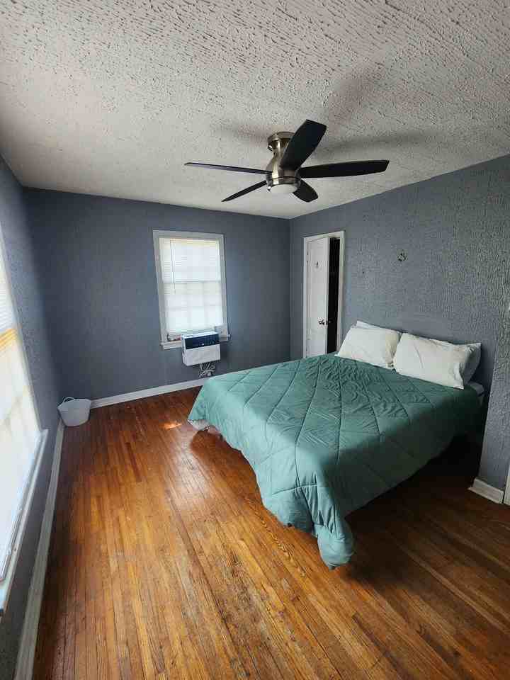 2618 Jefferson St - Photo 4 of 20