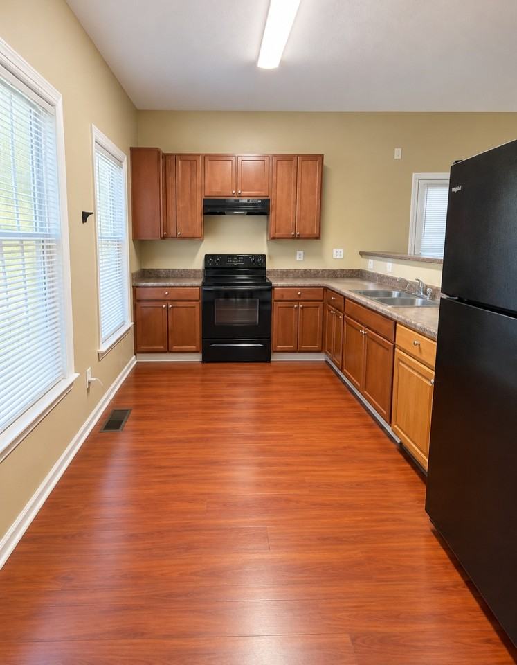 1886 E Farris Ave - Photo 4 of 13