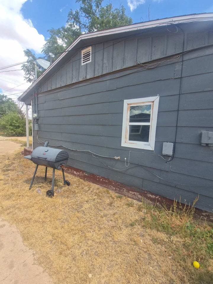 1509 Sycamore St #B - Photo 2 of 16