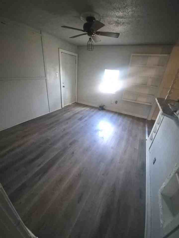1509 Sycamore St #B - Photo 6 of 16
