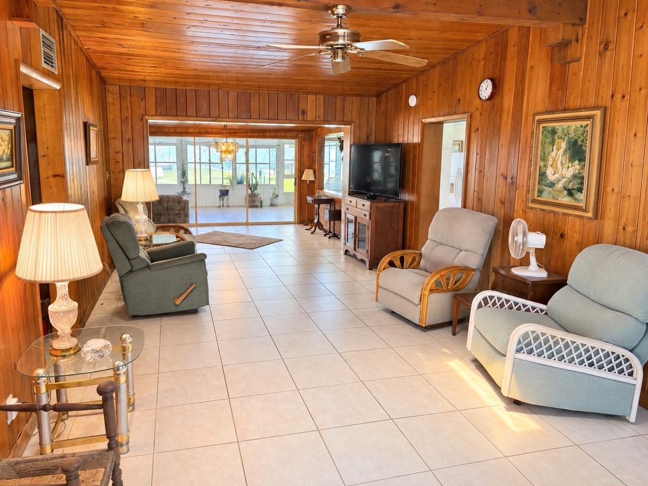 254 Cloverleaf Rd - Photo 3 of 20