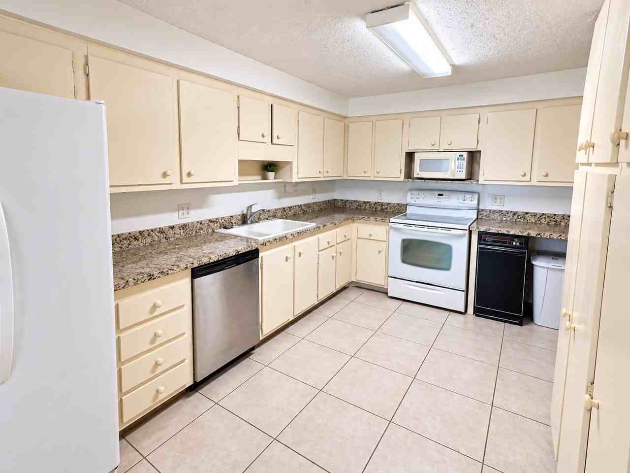 254 Cloverleaf Rd - Photo 5 of 20