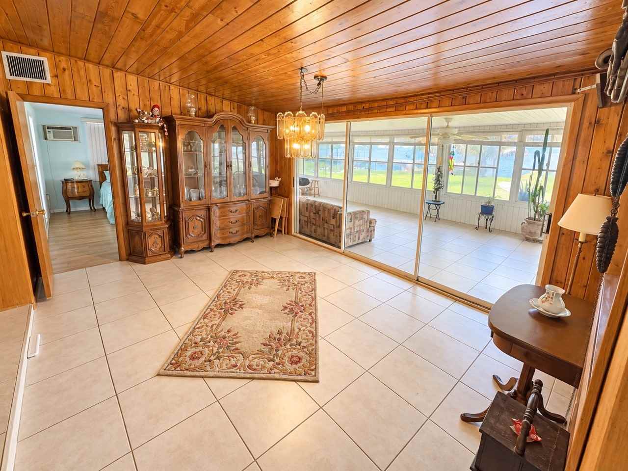 254 Cloverleaf Rd - Photo 7 of 20