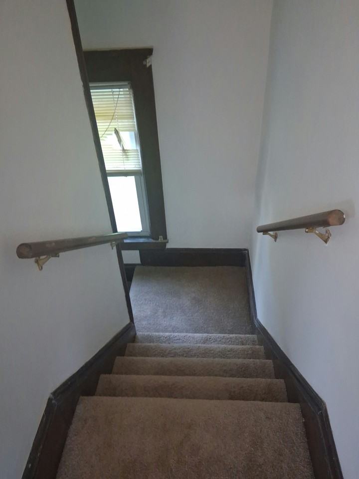 1340 E 93rd St - Photo 4 of 9