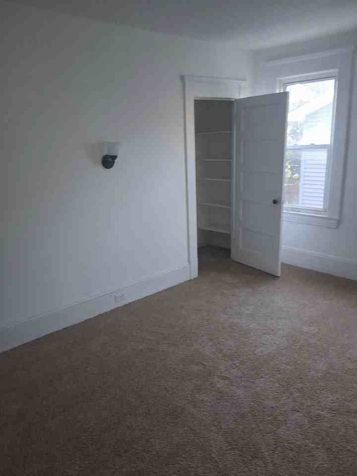 1340 E 93rd St - Photo 5 of 9