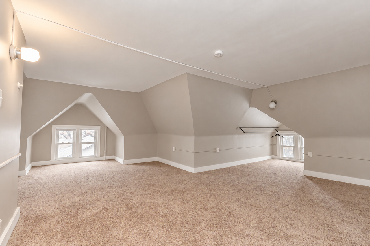 328 New York Ave - Photo 3 of 8