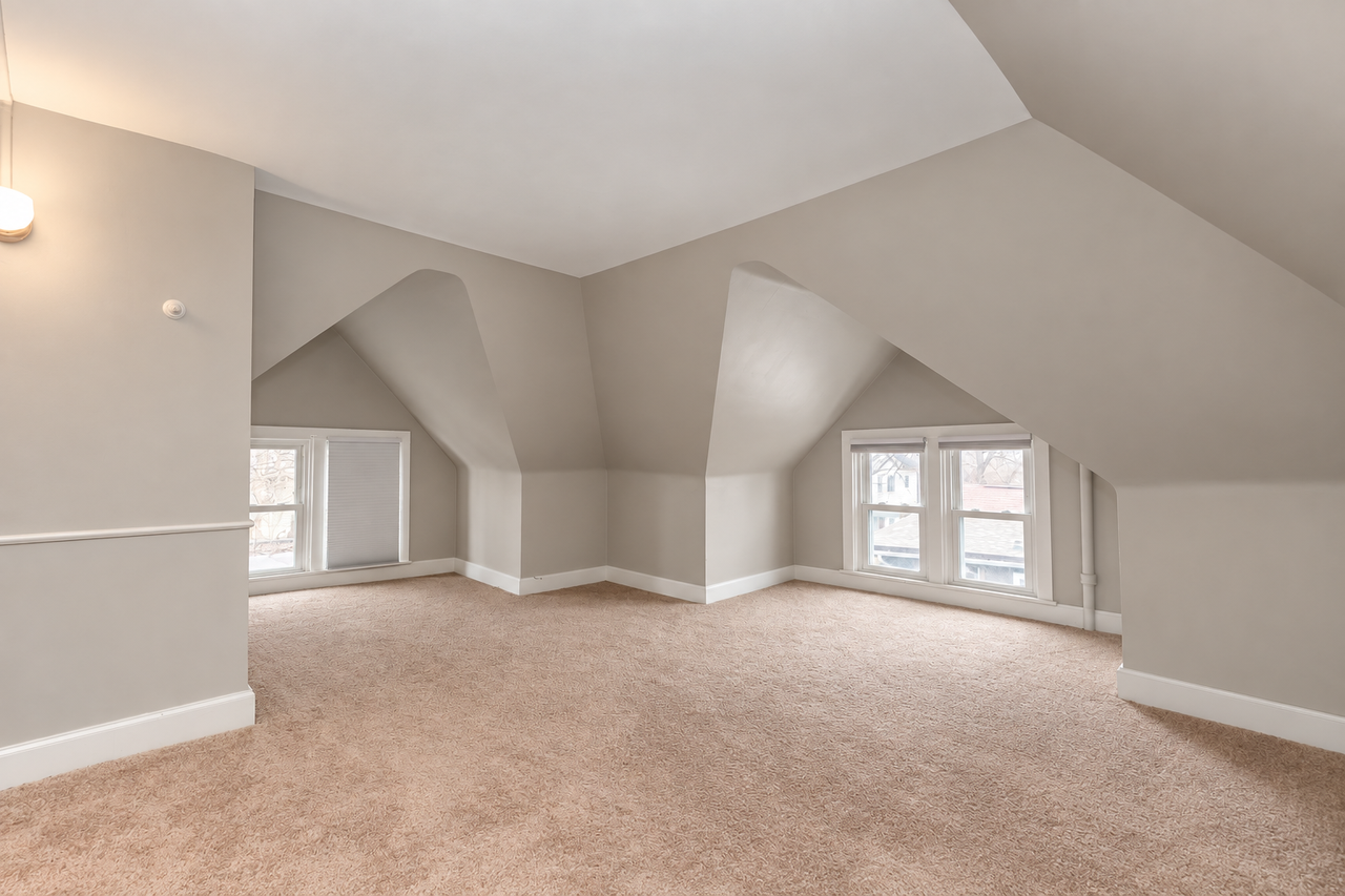 328 New York Ave - Photo 4 of 8