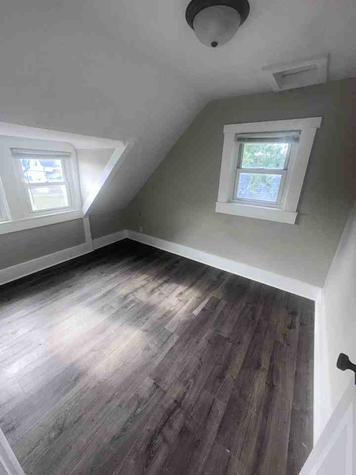 1221 S Hoyt Ave #2 - Photo 3 of 5