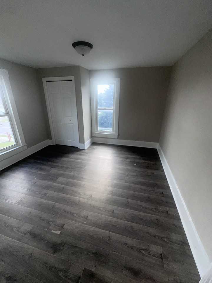 1221 S Hoyt Ave #2 - Photo 4 of 5