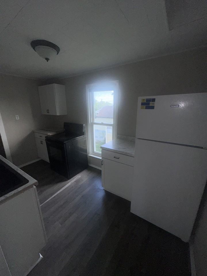 1221 S Hoyt Ave #2 - Photo 5 of 5