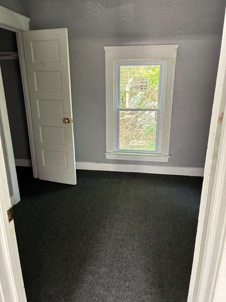 901 Ida Ave #2 - Photo 3 of 7