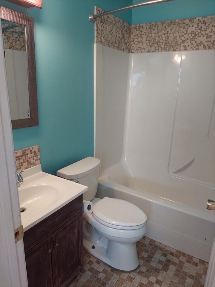 4576 1/2 Hill Rd - Photo 6 of 8