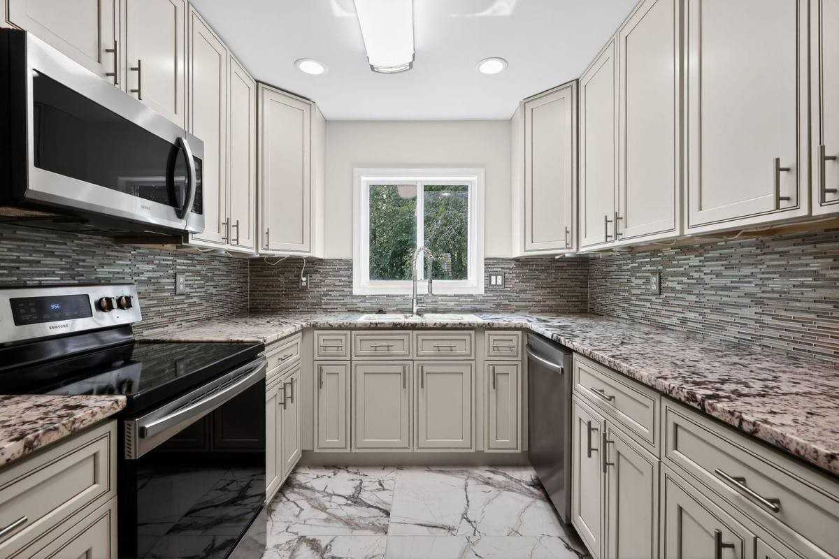 14012 Duckett Rd - Photo 4 of 10