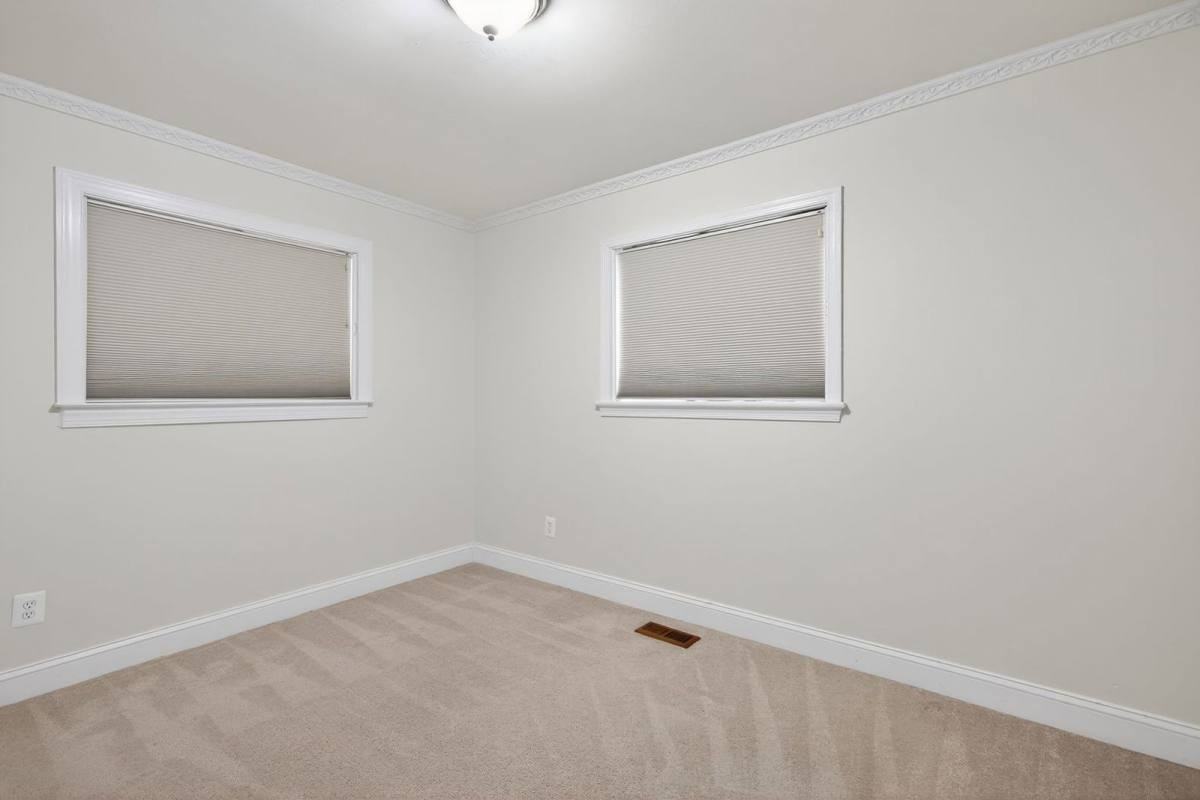 14012 Duckett Rd - Photo 5 of 10