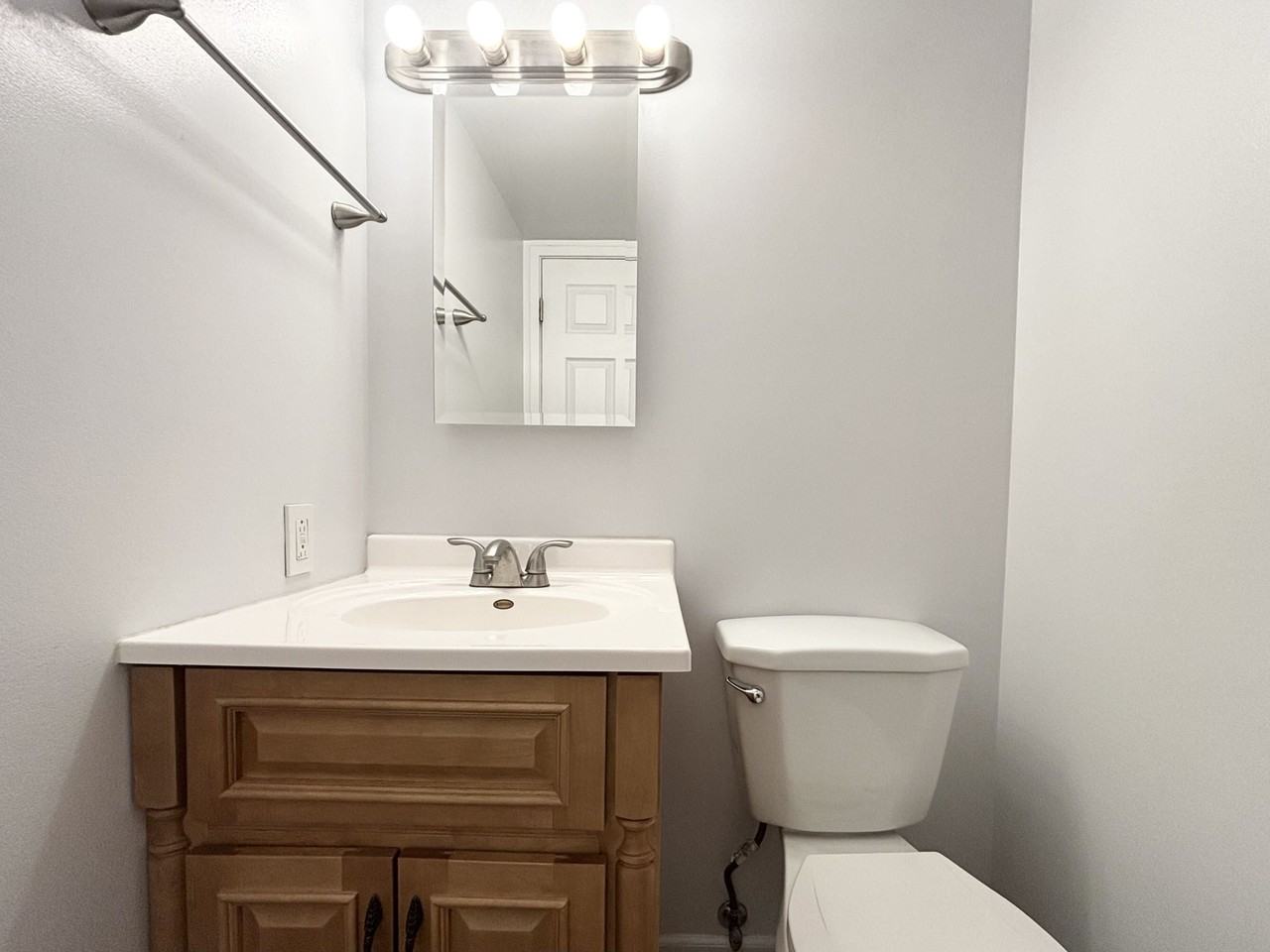 710 Eastsouth #2E - Photo 2 of 31