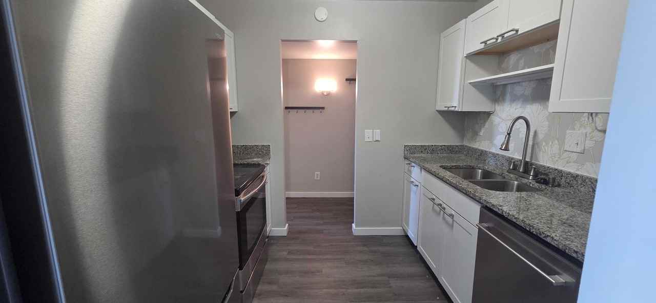 710 Eastsouth, 8H #8H - Photo 6 of 23