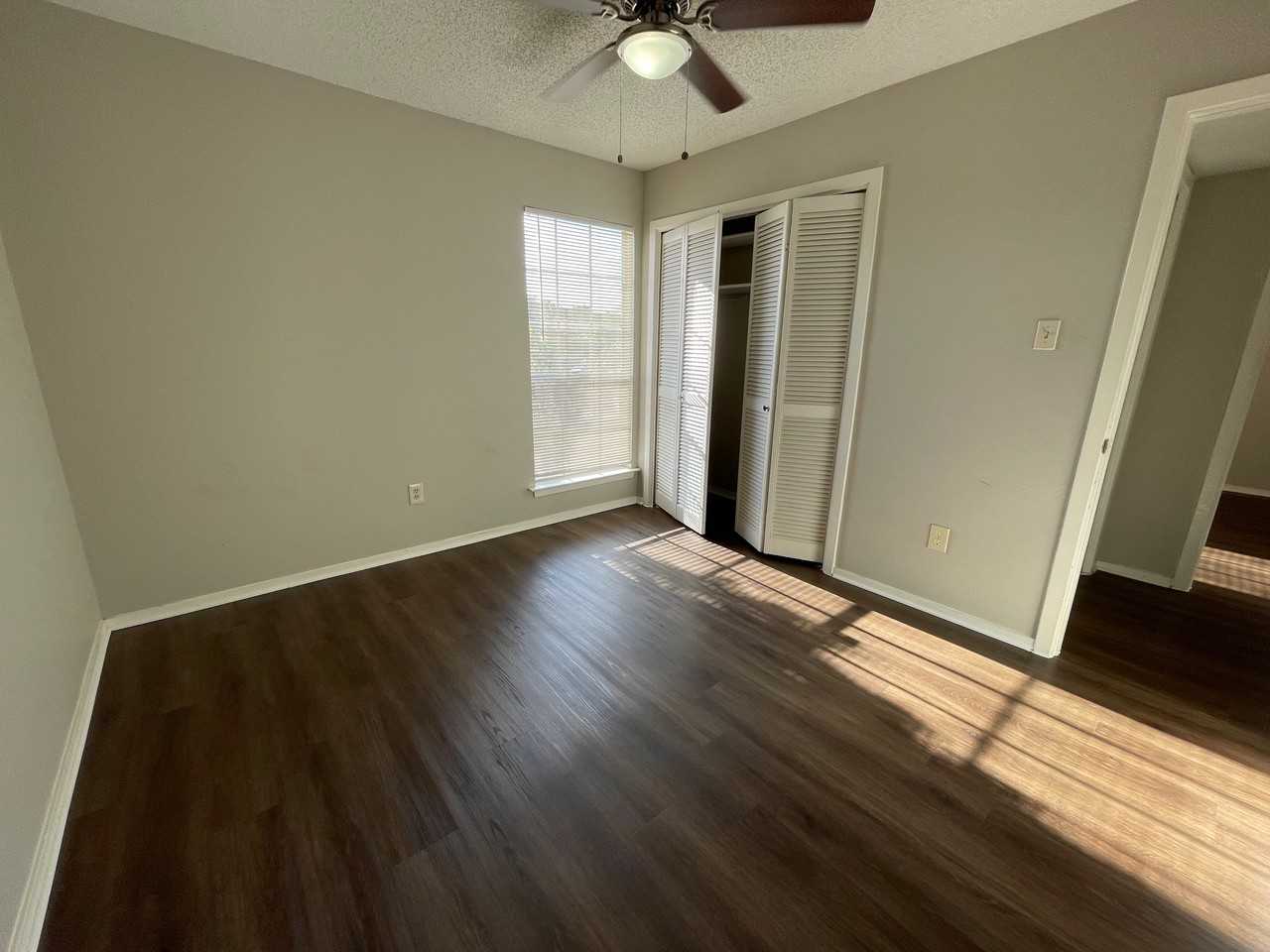 412 Blue Valley Dr - Photo 3 of 21