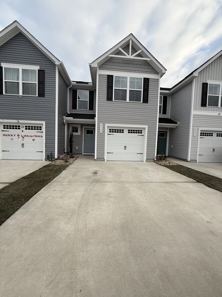 400 El Camino Dr - Photo 7 of 31
