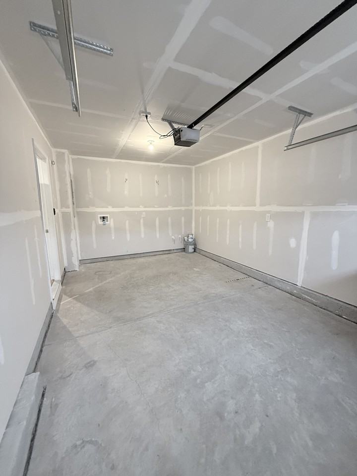 400 El Camino Dr - Photo 2 of 31