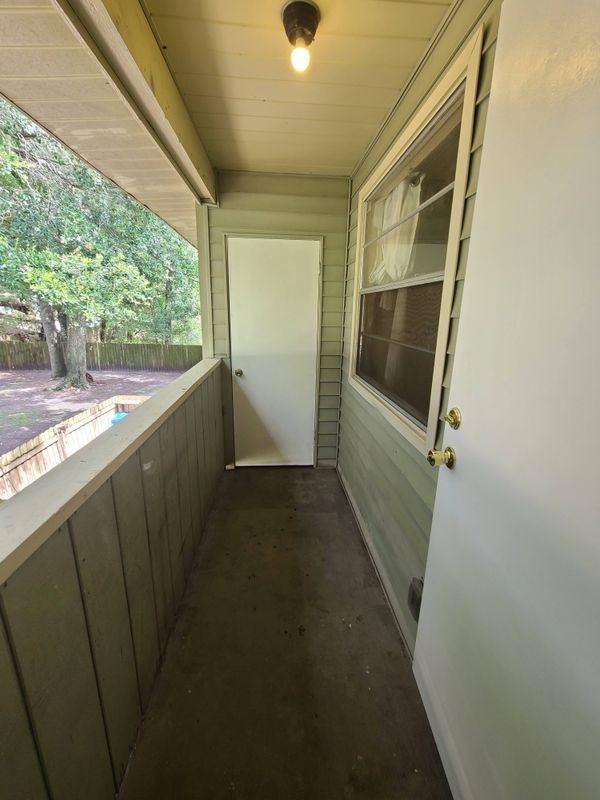 222 Thorn Tree Pl - Photo 2 of 10
