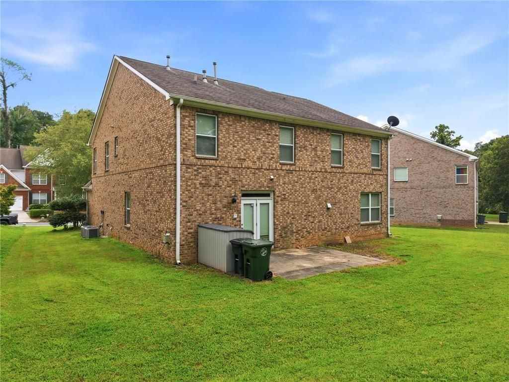 2196 Kingswood Dr - Photo 3 of 34
