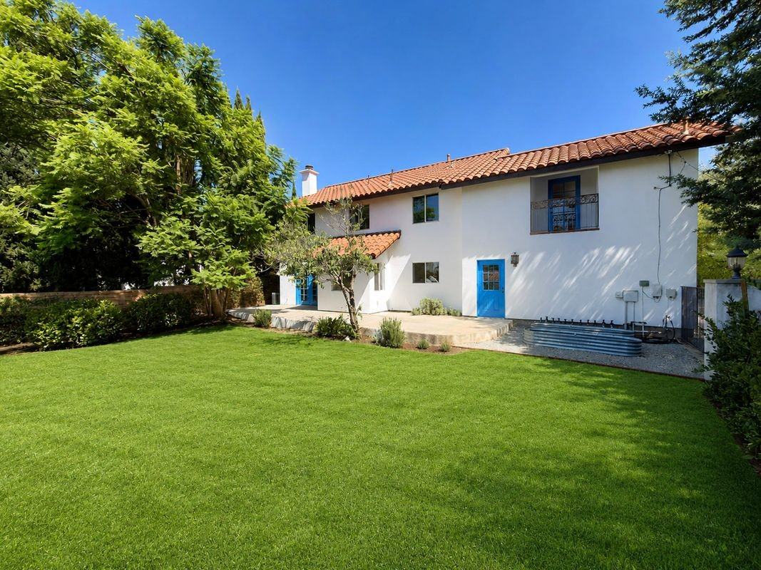 634 Alameda St - Photo 3 of 3